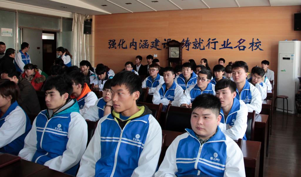 各二级学院党总支书记及师生代表110余人现场观摩了比赛