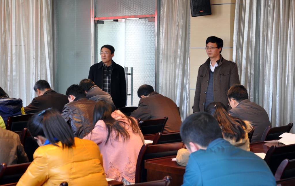 党委副书记王天哲、学工部部长王超联巡视考场